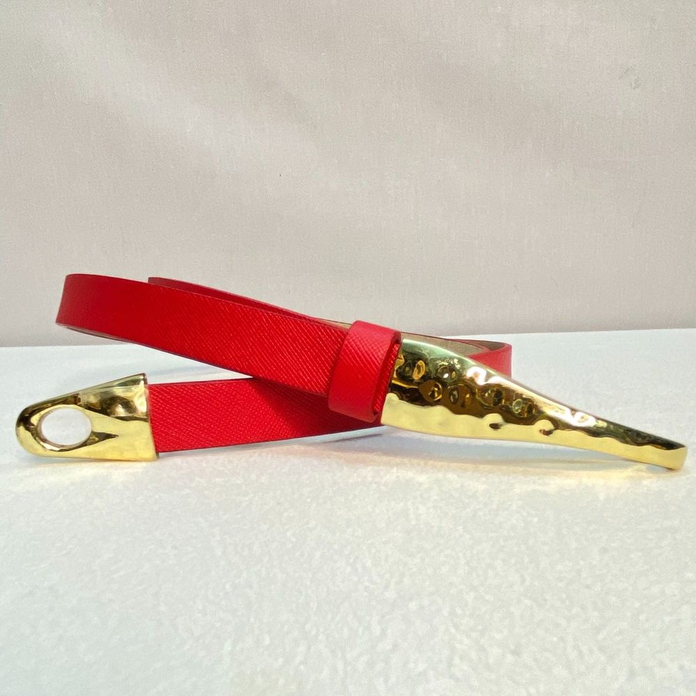 💎Womens Thin Red Belt Size Small To Large Push Bar Adjustable Textured Strap